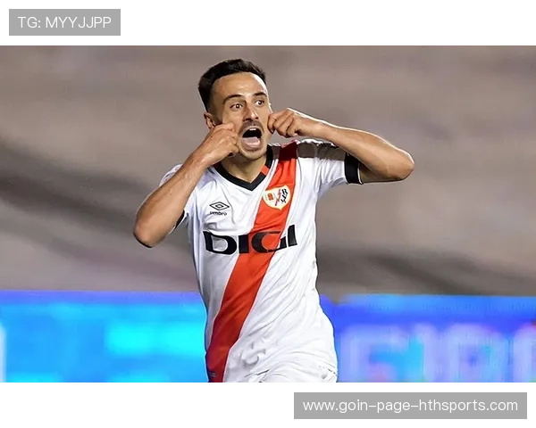 赫罗纳多次利用渗透破坏对手站位的战术解码