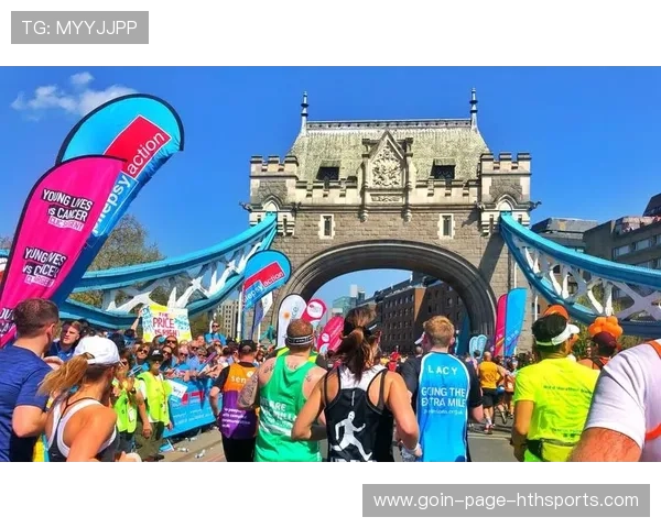 伦敦马拉松跑手破纪录,现场欢呼不断,伦敦马拉松比赛 伦敦马拉松跑手破纪录,现场欢呼不断,伦敦马拉松比赛