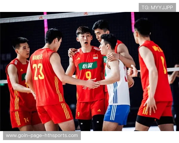 张景胤高点强攻越过双人拦网，现场气氛燃起